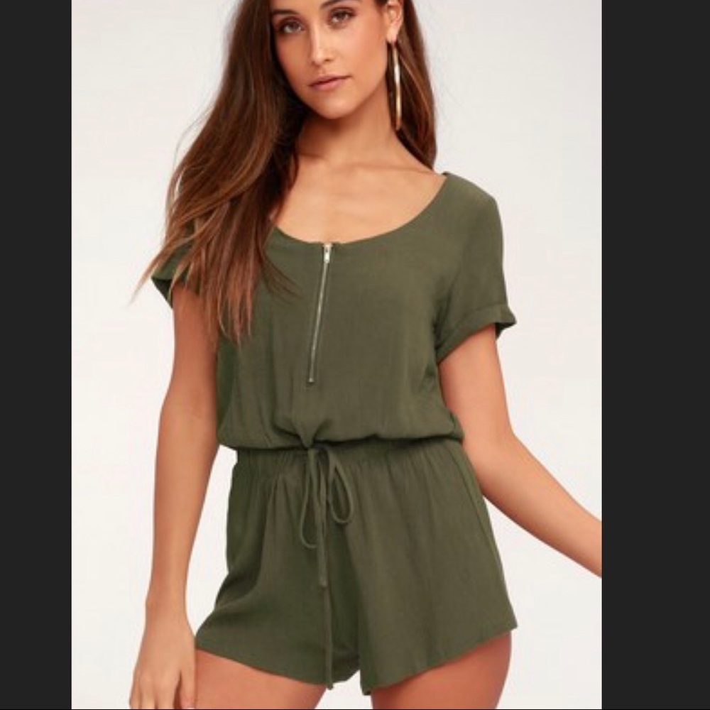 ⭐️🎉HP⭐️🎉Lulus Romper dress